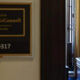 Les employés de Mitch McConnell offrent une preuve particulière de la vie après la mort de Lindsey Graham