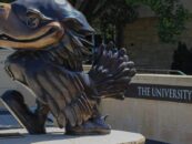 L'Université du Kansas menace un employé transgenre parce qu'il utilise les toilettes