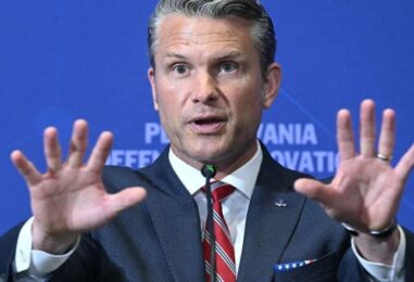 Une députée démocrate dénonce les « sentiments intenses et homoérotiques de Pete Hegseth envers les hommes »