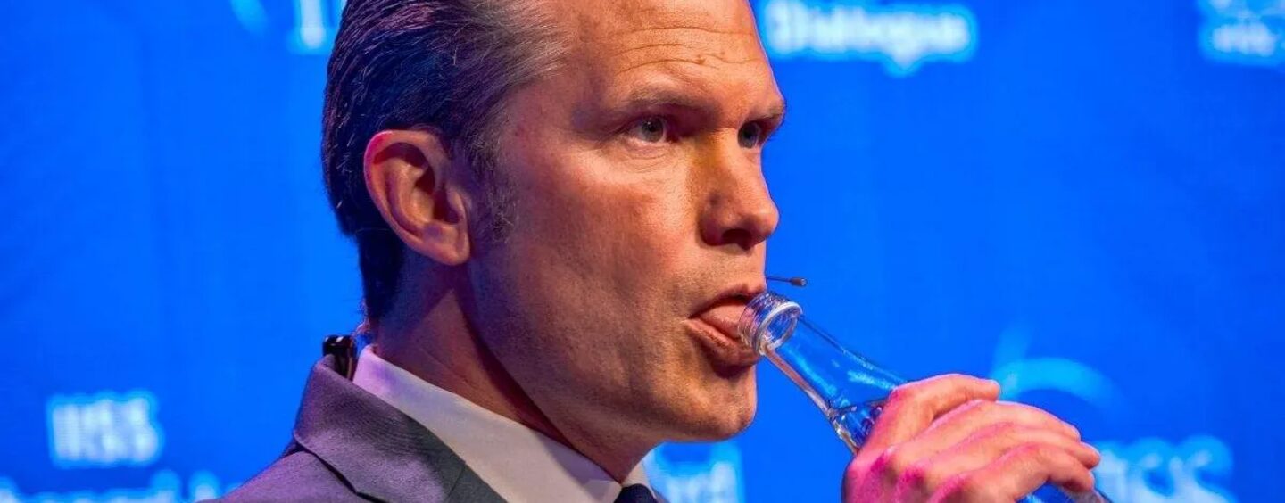 Le fantasme militaire de Pete Hegseth dans les vestiaires, financé par les contribuables et riche en testostérone, regorge d'hypocrisie