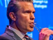 Le fantasme militaire de Pete Hegseth dans les vestiaires, financé par les contribuables et riche en testostérone, regorge d'hypocrisie