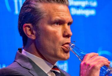 Le fantasme militaire de Pete Hegseth dans les vestiaires, financé par les contribuables et riche en testostérone, regorge d'hypocrisie