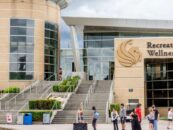 Des militants de droite se moquent d'un étudiant trans arrêté par la police de l'UCF après avoir exigé de ne pas se tromper de genre