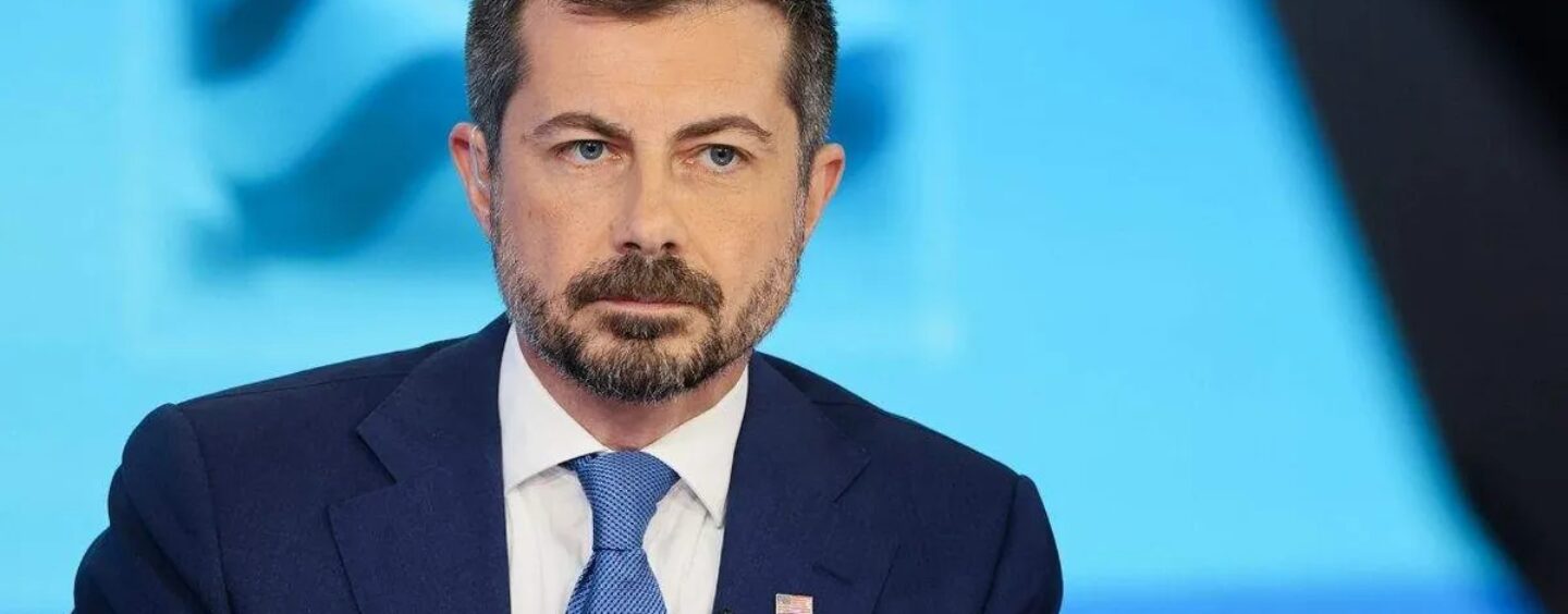 Michigan AG enquête sur la façon dont une fausse allégation non vérifiée a séparé Pete Buttigieg de ses enfants