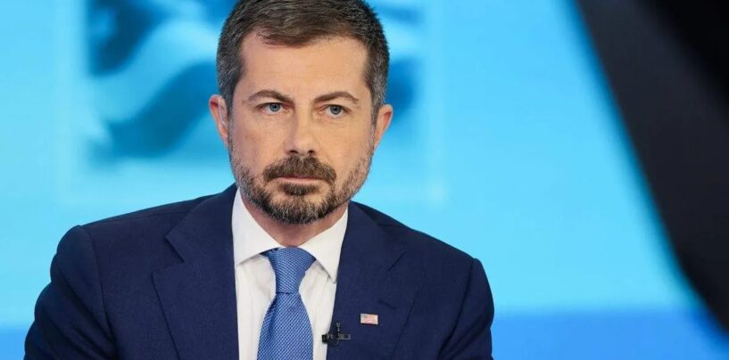 Michigan AG enquête sur la façon dont une fausse allégation non vérifiée a séparé Pete Buttigieg de ses enfants