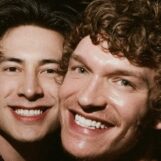 Connor Storrie et Hudson Williams se réunissent sur des photos virales avant la saison 2 de Heated Rivalry