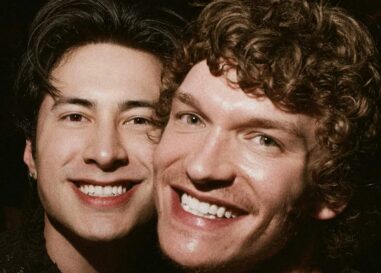 Connor Storrie et Hudson Williams se réunissent sur des photos virales avant la saison 2 de Heated Rivalry