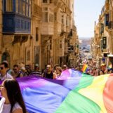 Cette ville européenne encore méconnue organise l’une des Pride les plus spectaculaires du continent