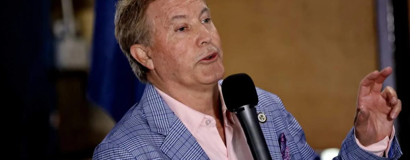 Ken Paxton se réjouit après avoir extrait 10 millions de dollars de l'hôpital pour enfants du Texas pour un centre de « détransition »