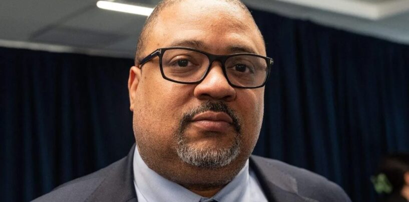 Manhattan DA Alvin Bragg porte une autre affaire de crime de haine antigay après avoir battu un garçon de 12 ans
