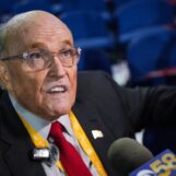 Rudy Giuliani lance une étrange diatribe anti-trans sur le projet de garde d'enfants de Zohran Mamdani