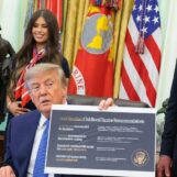 Les médecins disent d’ignorer Trump alors qu’il cite des rumeurs pour bouleverser les vaccins dans un contexte d’épidémie historique de rougeole