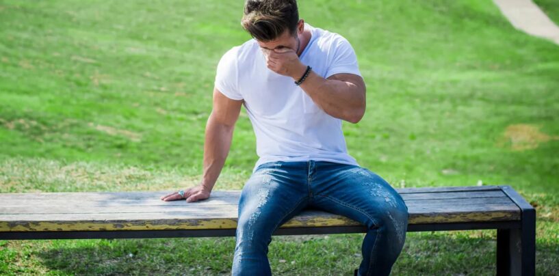 Attention aux « bancs » ! Des experts analysent la tendance des rencontres toxiques et son impact LGBTQ+