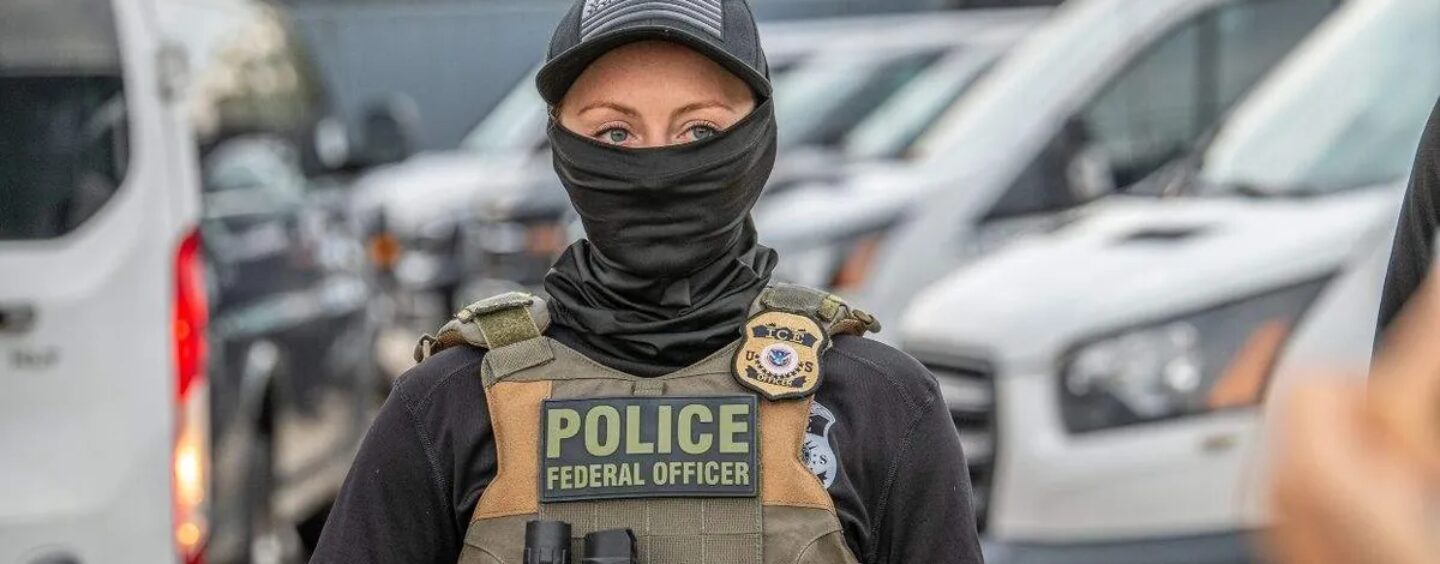 ICE arrête une drag queen bien-aimée de Philadelphie. La communauté demande du soutien