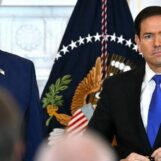 Le principal démocrate de la Chambre des représentants presse Marco Rubio à propos de l'élimination par Trump du programme mondial de lutte contre le VIH