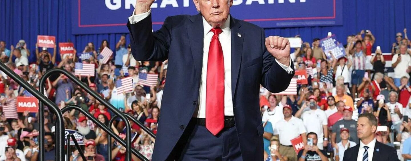 Trump affirme ouvertement que les hôpitaux pratiquent une « chirurgie inversée » sur les patients trans « sur mon ordre »