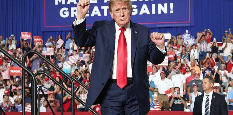 Trump affirme ouvertement que les hôpitaux pratiquent une « chirurgie inversée » sur les patients trans « sur mon ordre »