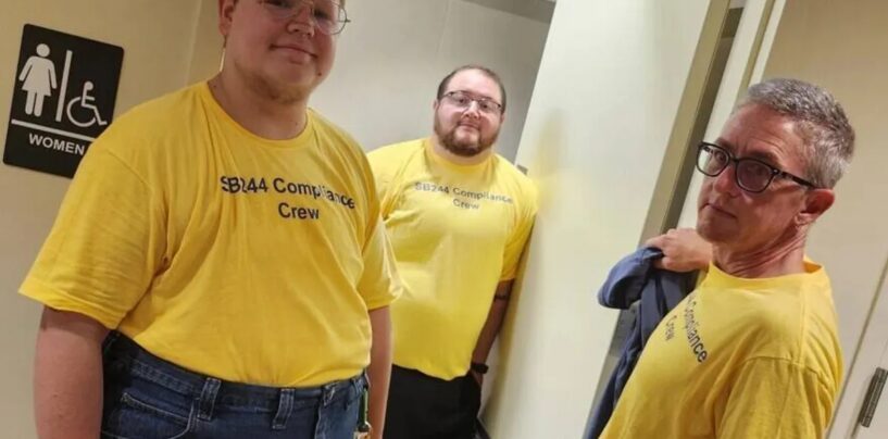 La loi du Kansas obligeait ces hommes à aller dans les toilettes des femmes. Leur conformité met en évidence l’absurdité