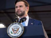 L'homme macho JD Vance dit qu'il déteste les « beaux mecs barbus » lors d'un étrange discours sur la fabrication