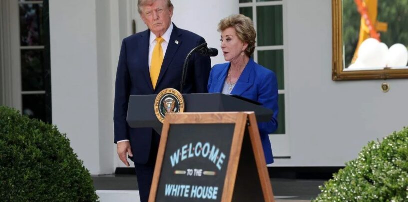 Trump et Linda McMahon mentent sur les enfants trans – devant des écoliers