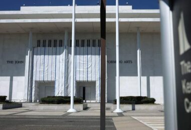L'administration Trump dit au juge : mettons son nom sur le Kennedy Center, ou nous le démolirons
