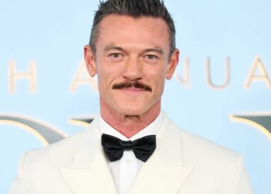 Luke Evans porte des slips blancs moulants dans un nouveau magazine sexy