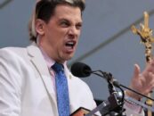 MAGA mange l'un des siens alors que l'ICE arrête le provocateur de droite Milo Yiannopoulos
