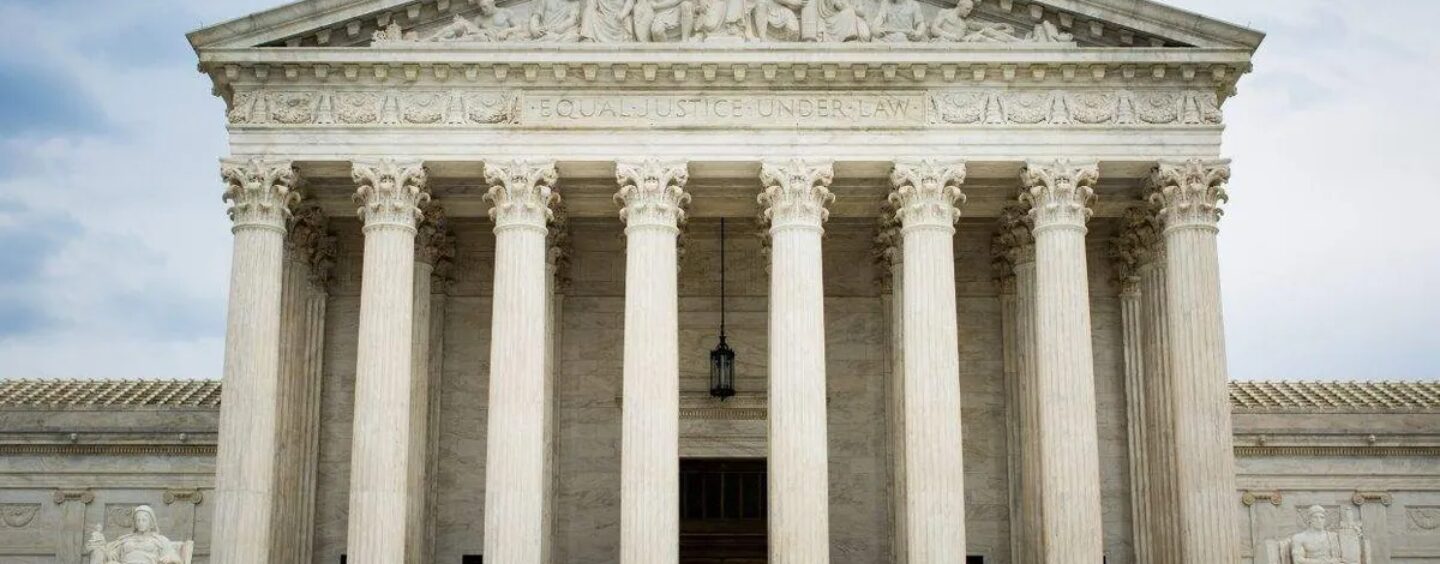 Trump demande à la Cour suprême d'intervenir avant le procès afin que le Pentagone puisse licencier les troupes transgenres