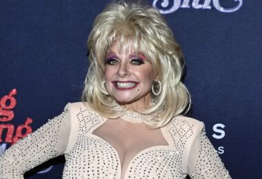 CNN s'excuse d'avoir confondu l'imitateur de Dolly Parton Vegas avec une icône décédée