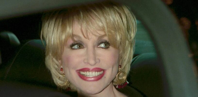 Le chauffeur et assistant de Dolly Parton depuis plus de 30 ans était un homme trans qu'elle soutenait et aimait