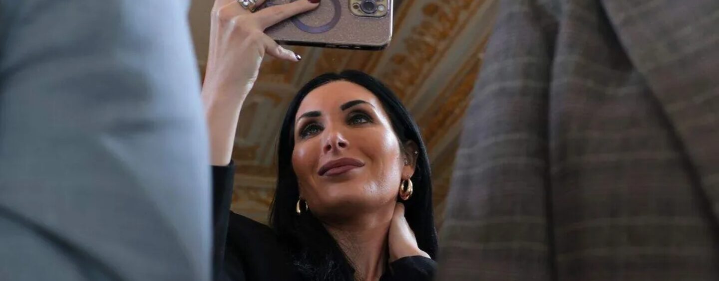 Laura Loomer s'est lancée dans une tirade raciste contre les démocrates noirs si ignoble qu'elle a déclenché Marjorie Taylor Greene