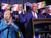 Ed Markey a montré aux démocrates comment défendre les personnes trans et remporter les élections