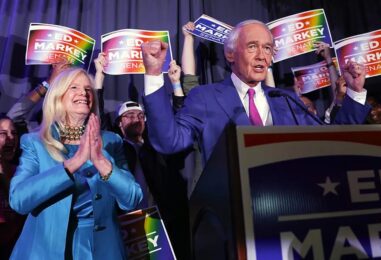 Ed Markey a montré aux démocrates comment défendre les personnes trans et remporter les élections