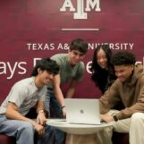 Les étudiants du Texas A&M pourraient bientôt perdre leurs cours sur les personnes LGBTQ+, les femmes et la race