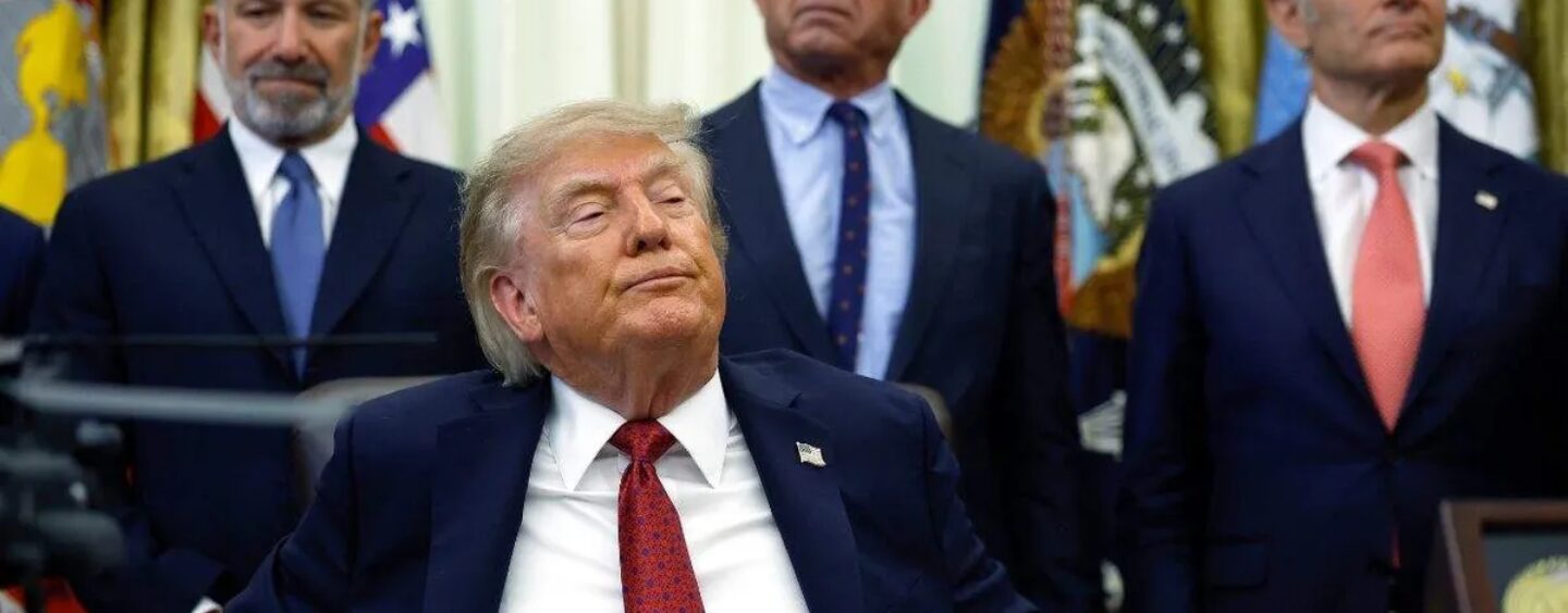 21 États portent plainte contre les attaques de Trump contre l'assurance soins affirmant le genre