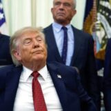 21 États portent plainte contre les attaques de Trump contre l'assurance soins affirmant le genre