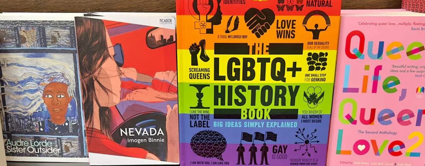 Les nouvelles règles des bibliothèques de l'Alabama ciblent tous les livres sur les personnes transgenres
