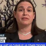 Le sergent-chef de l'armée transgenre ose Pete Hegseth : dites-moi en face vos insultes anti-trans