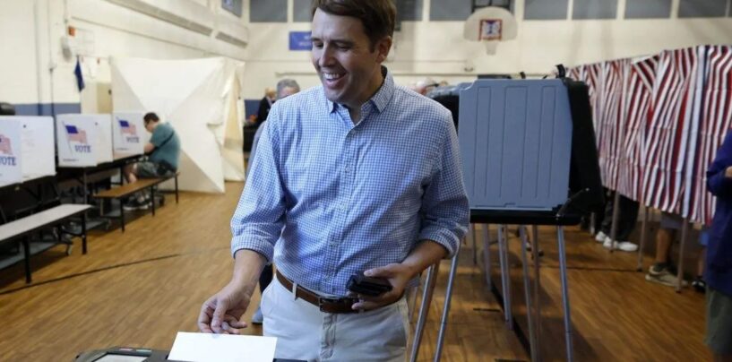 Chris Pappas remporte la primaire démocrate du New Hampshire dans une campagne historique au Sénat américain