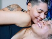 Qu'est-ce qu'une « brûlure de sangle » ? Des experts sur la façon d’éviter et de traiter les irritations cutanées pendant les rapports sexuels