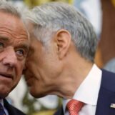 La Californie approuve 988 fonds de ligne de crise pour les jeunes LGBTQ+ alors que le HHS l'omet dans l'annonce de 252 millions de dollars