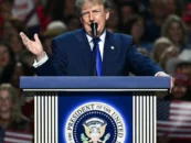 Trump admet que les attaques anti-transgenres sont l'une des « grandes phrases sonores » du Parti républicain