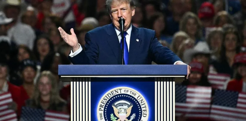 Trump admet que les attaques anti-transgenres sont l'une des « grandes phrases sonores » du Parti républicain