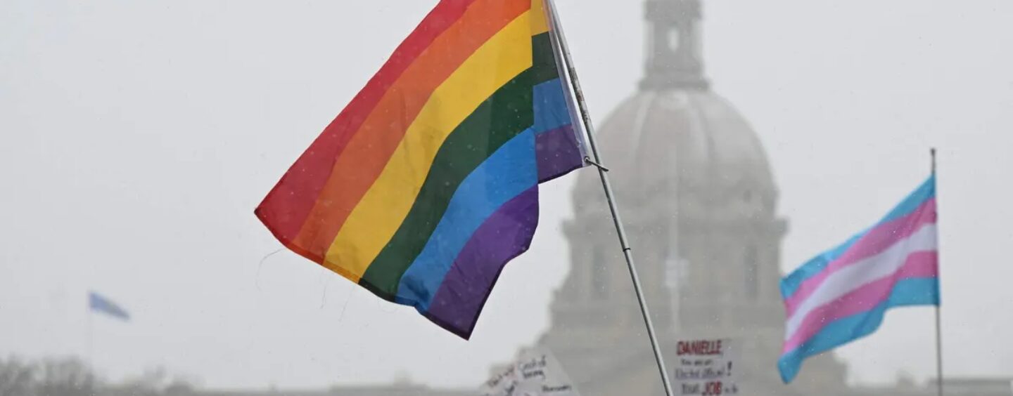 Une Première Nation se constitue un refuge contre l'interdiction de l'Alberta en matière de soins aux jeunes trans