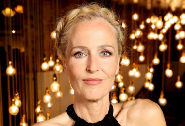 Gillian Anderson partage qu'elle est pansexuelle