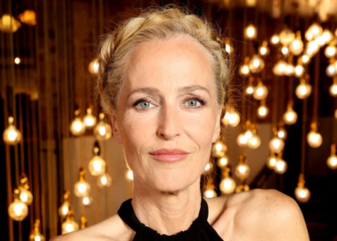 Gillian Anderson partage qu'elle est pansexuelle