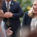 Des milliers de personnes et alliés LGBTQ+ célèbrent le Virginia PrideFest – avec parmi eux la gouverneure Abigail Spanberger
