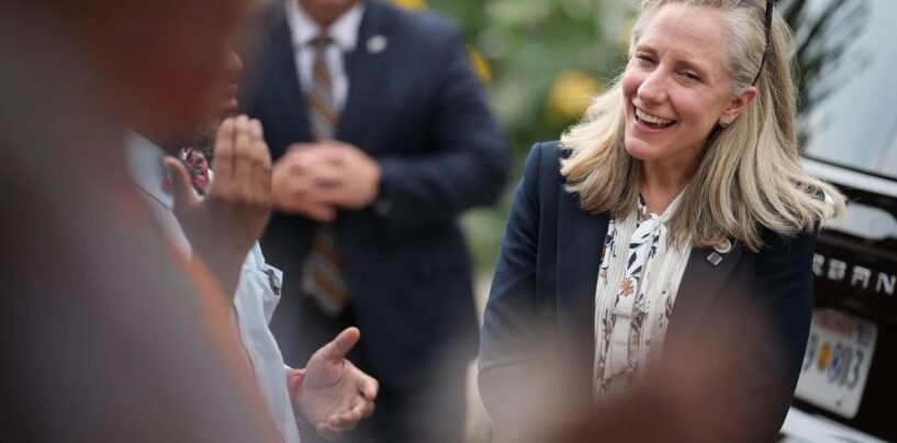 Des milliers de personnes et alliés LGBTQ+ célèbrent le Virginia PrideFest – avec parmi eux la gouverneure Abigail Spanberger