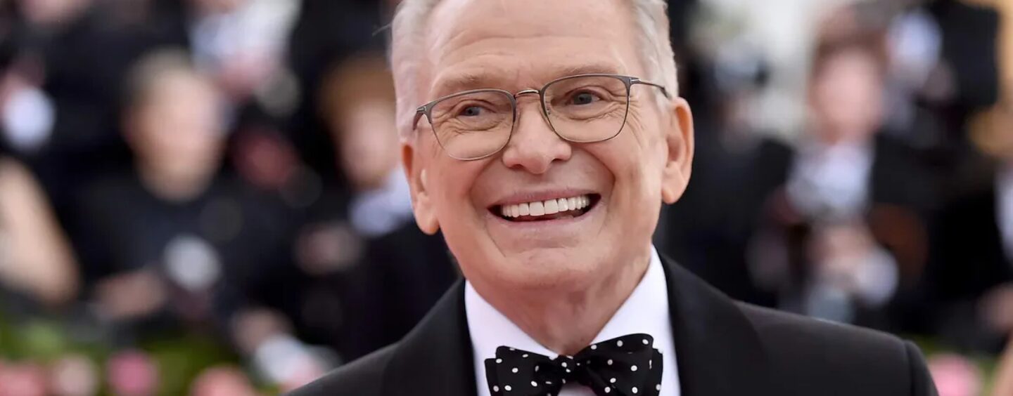 Bob Mackie, célèbre créateur de mode et de costumes gay, est décédé à 87 ans