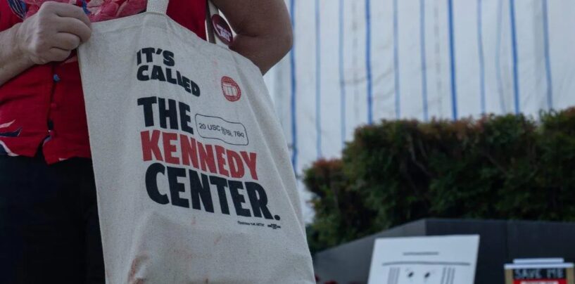 Donald Trump tient le mémorial du Kennedy Center de JFK en otage de sa propre vanité